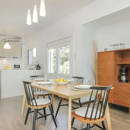 Apartamento Seaview Salions By Interhome